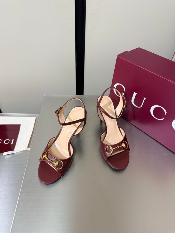 GG Buckle Stiletto Round Toe Heel Height 85mm Burgundy in Calfskin 784469