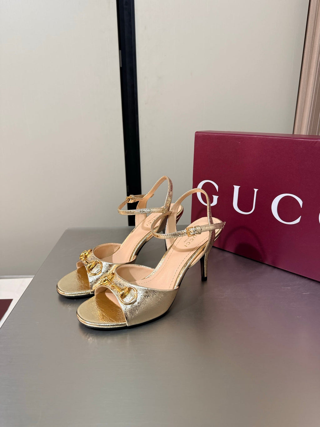 GG Buckle Stiletto Round Toe Heel Height 85mm Gold in Calfskin 784468