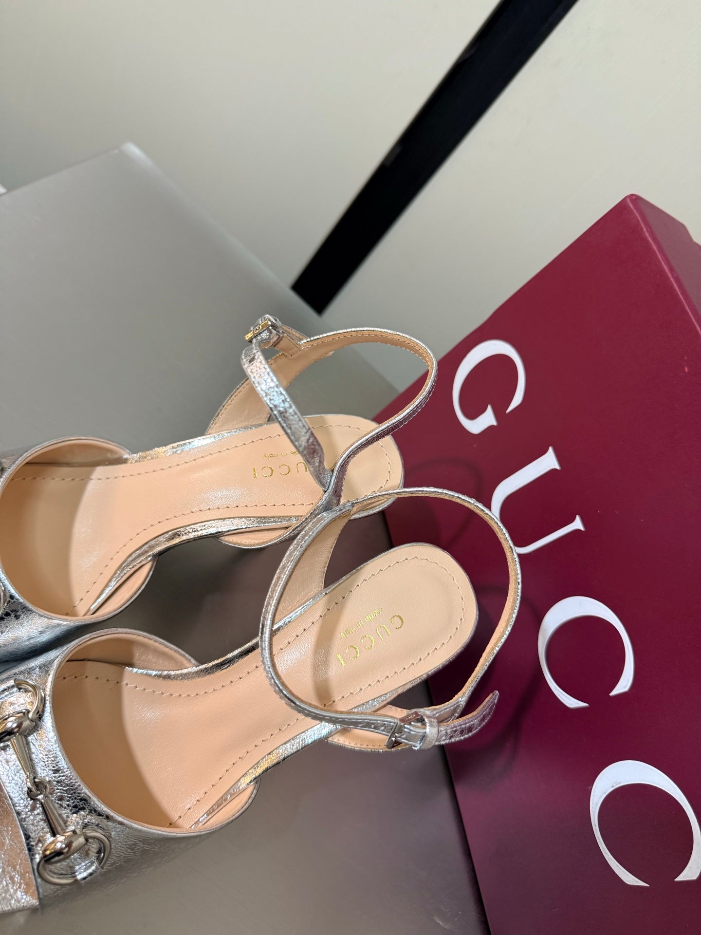 GG Buckle Stiletto Round Toe Heel Height 85mm Silver in Calfskin 784466