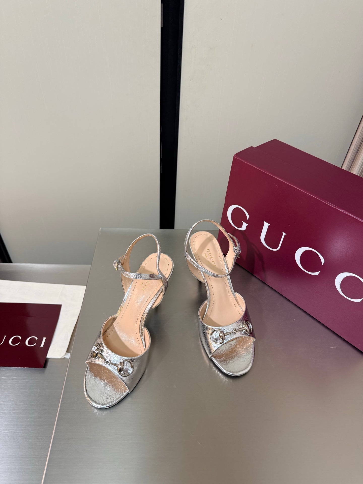 GG Buckle Stiletto Round Toe Heel Height 85mm Silver in Calfskin 784466