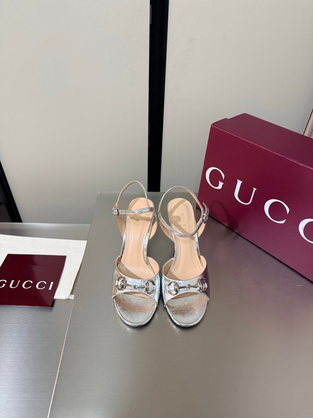 GG Buckle Stiletto Round Toe Heel Height 85mm Silver in Calfskin 784466