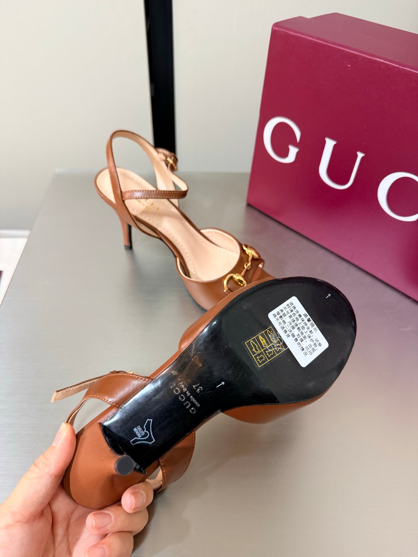GG Buckle Stiletto Round Toe Heel Height 85mm Brown in Calfskin 784464