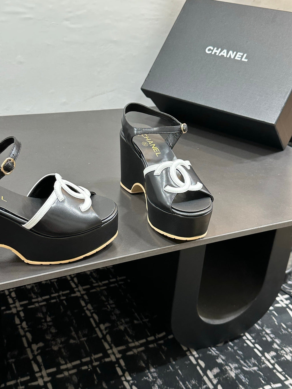 CC Platform Sandal Black in Sheepskin 784212