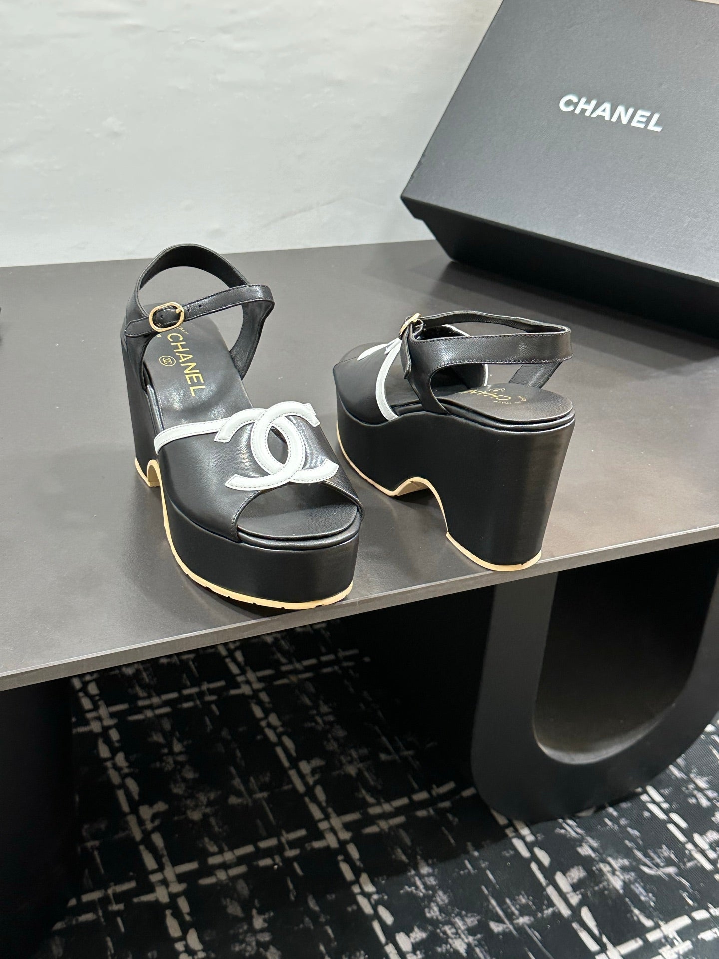 CC Platform Sandal Black in Sheepskin 784212