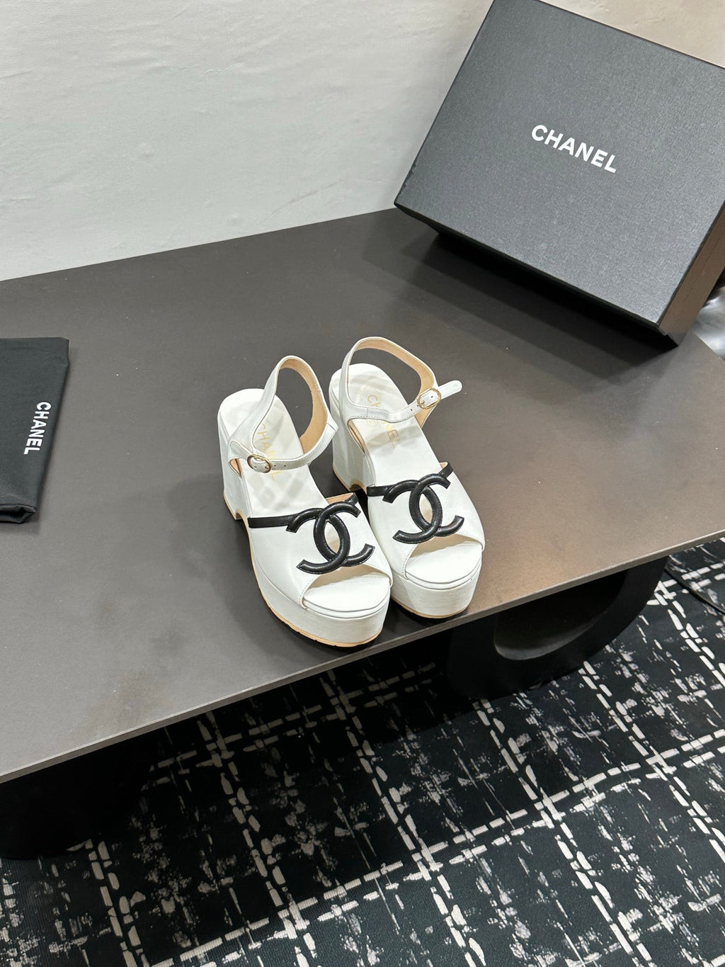 CC Platform Sandal White in Sheepskin 784211