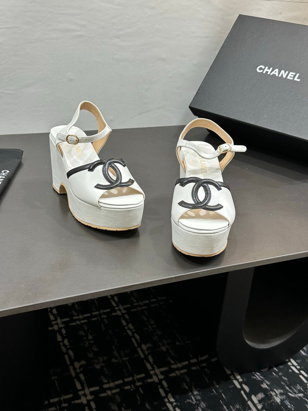CC Platform Sandal White in Sheepskin 784211