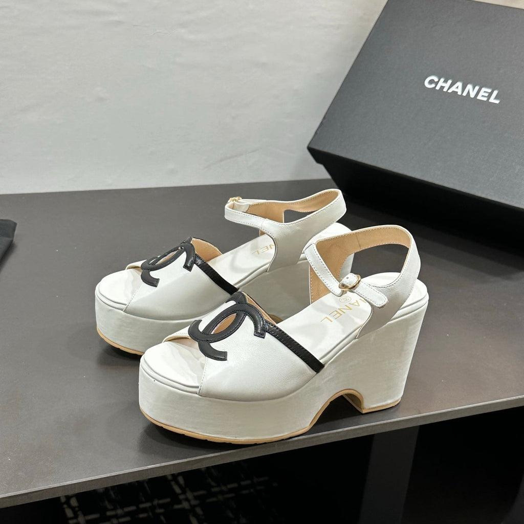 CC Platform Sandal White in Sheepskin 784211