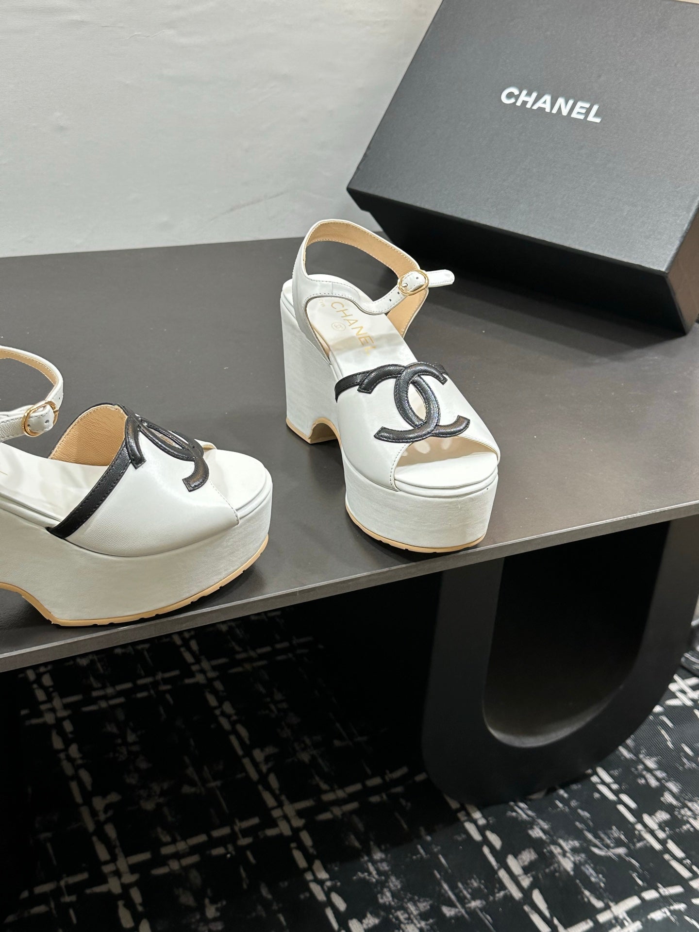 CC Platform Sandal White in Sheepskin 784211