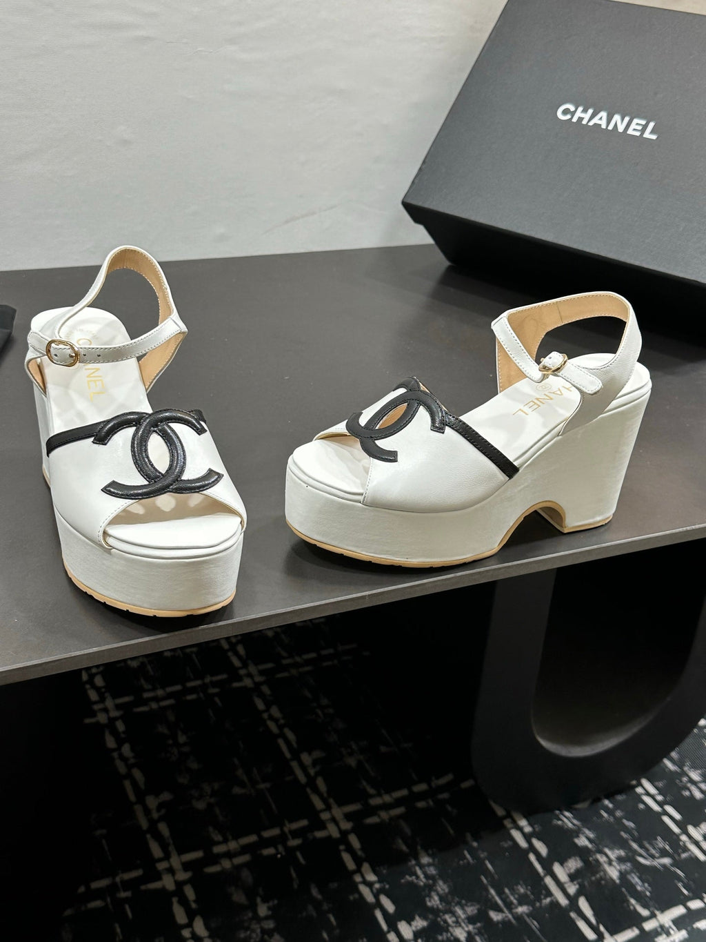 CC Platform Sandal White in Sheepskin 784211