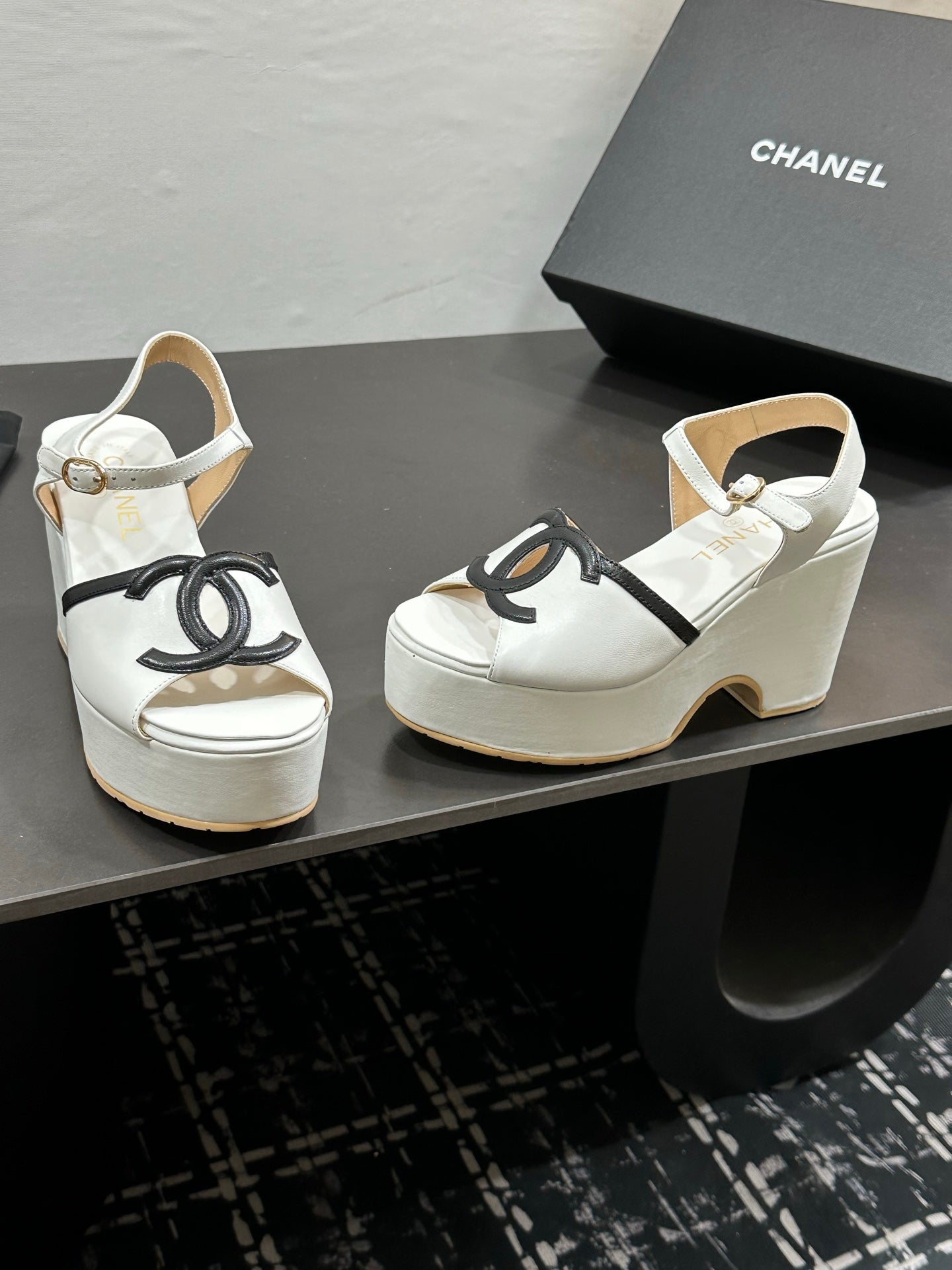 CC Platform Sandal White in Sheepskin 784211