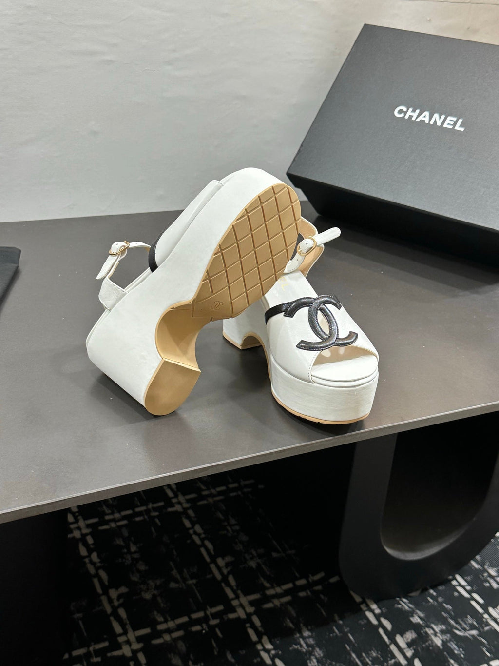 CC Platform Sandal White in Sheepskin 784211