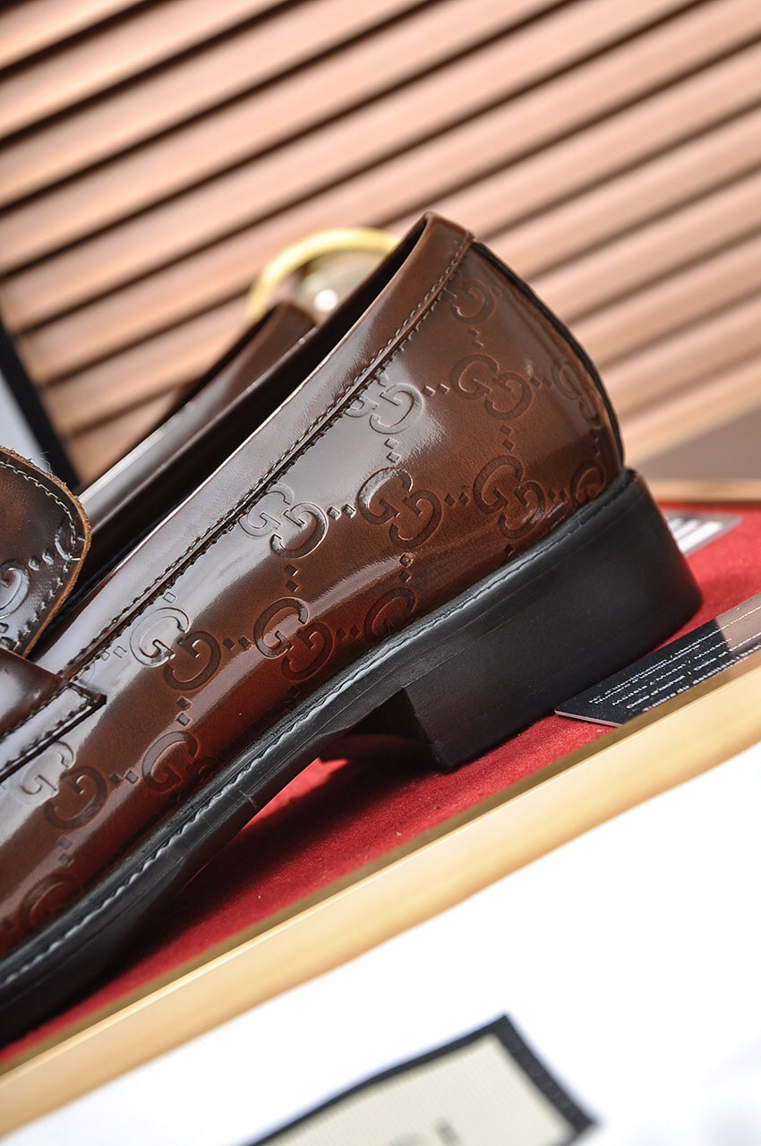 GG Men's Loafer Brown Embossed Cowhide 484786