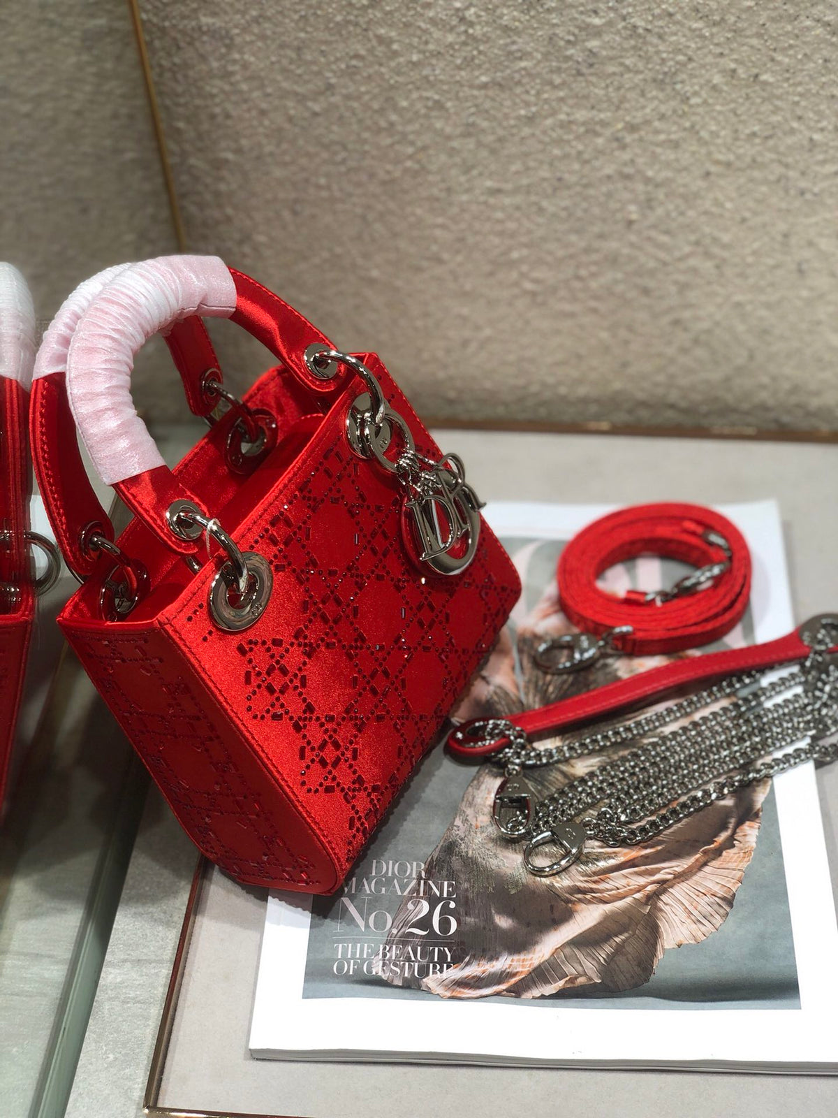 LADY 24 HANDBAG EMBOSSED DIAMOND IN CHERRY RED CALFSKIN