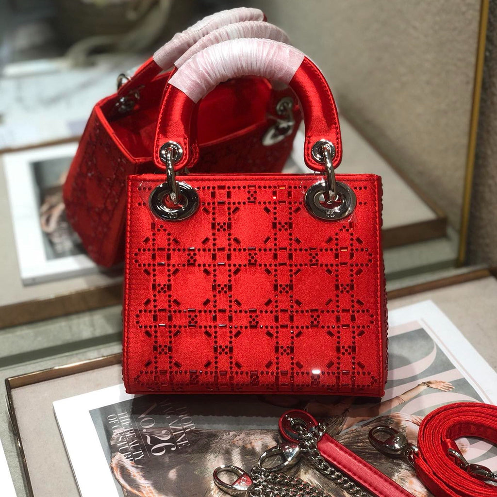 LADY 24 HANDBAG EMBOSSED DIAMOND IN CHERRY RED CALFSKIN