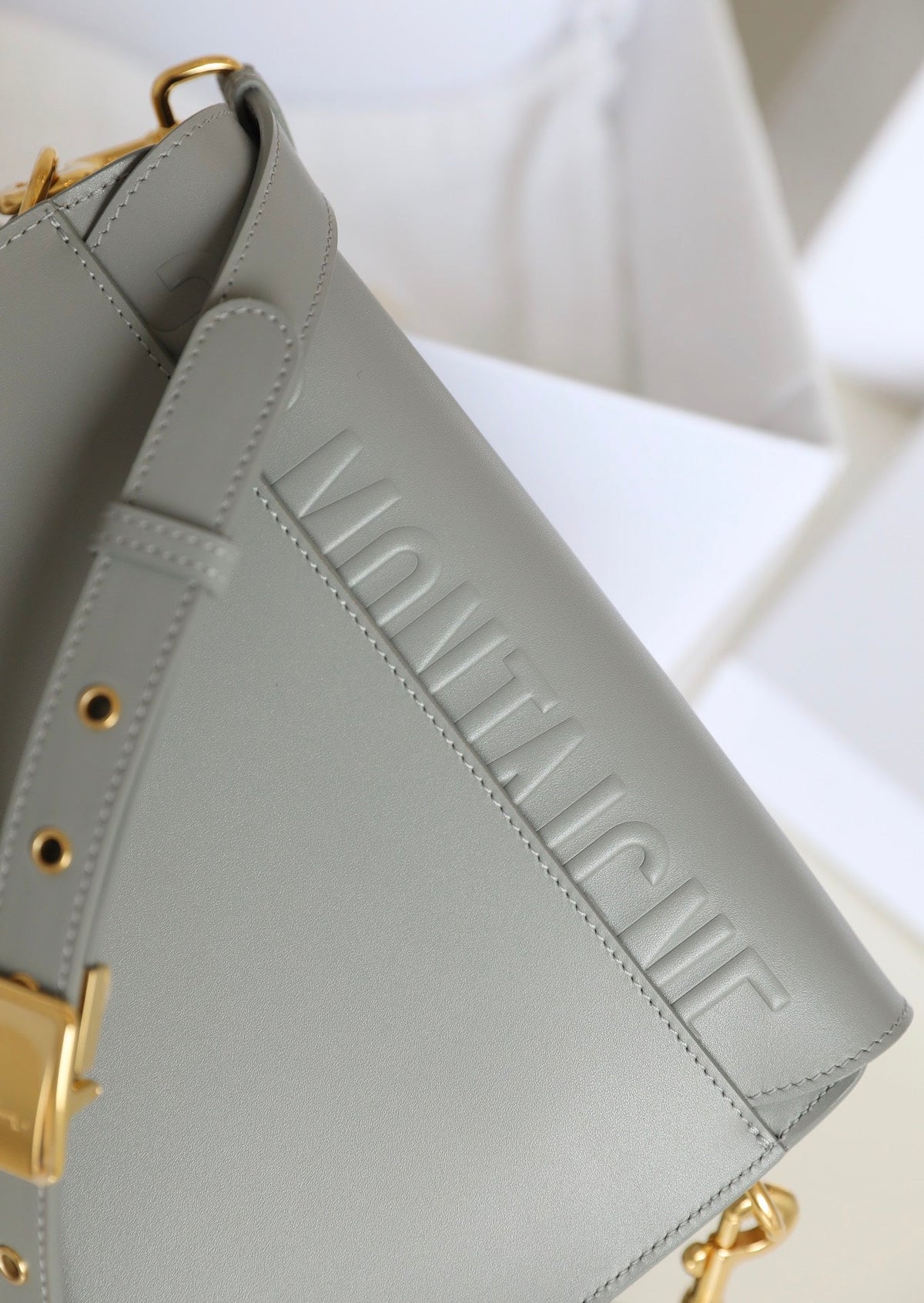 MEDIUM CD BOBBY 22CM DARK GREY CALFSKIN GOLD HARDWARE