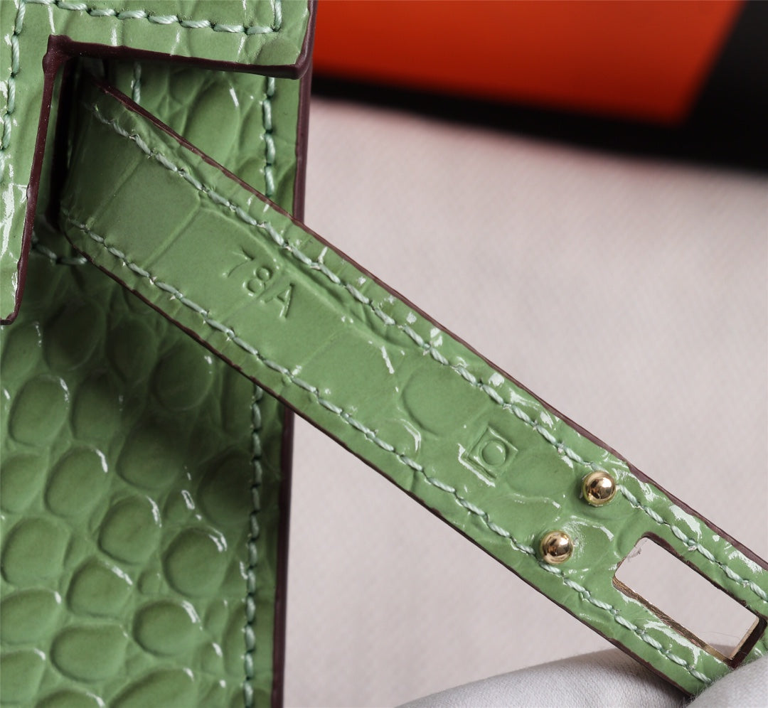 HM KELLY MINI 22 PICKLE CROCODILE EMBOSSED CALFSKIN GOLD HARDWARE