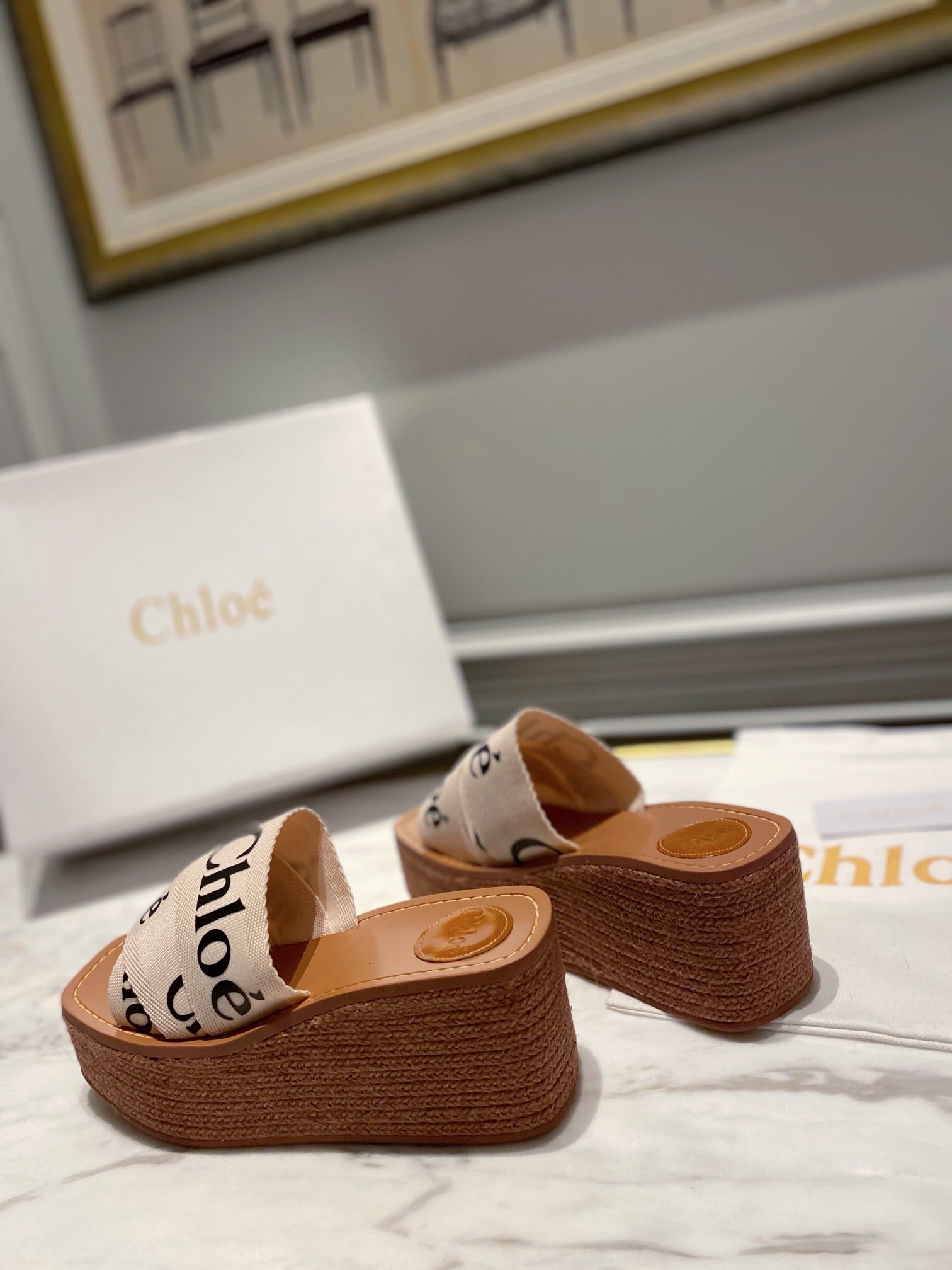 CHLOÉ WOODY WEDGE IN BEIGE DENIM WITH BLACK LOGO