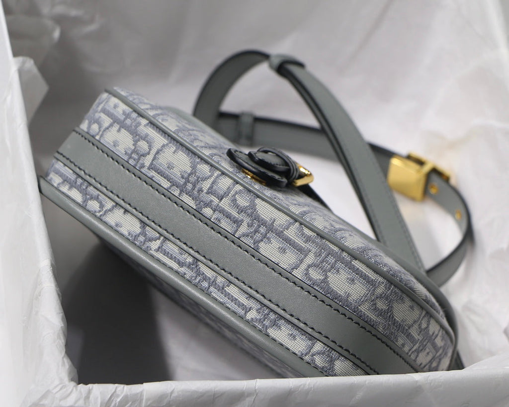 MEDIUM CD BOBBY 22CM GREY OBLIQUE CANVAS GOLD HARDWARE