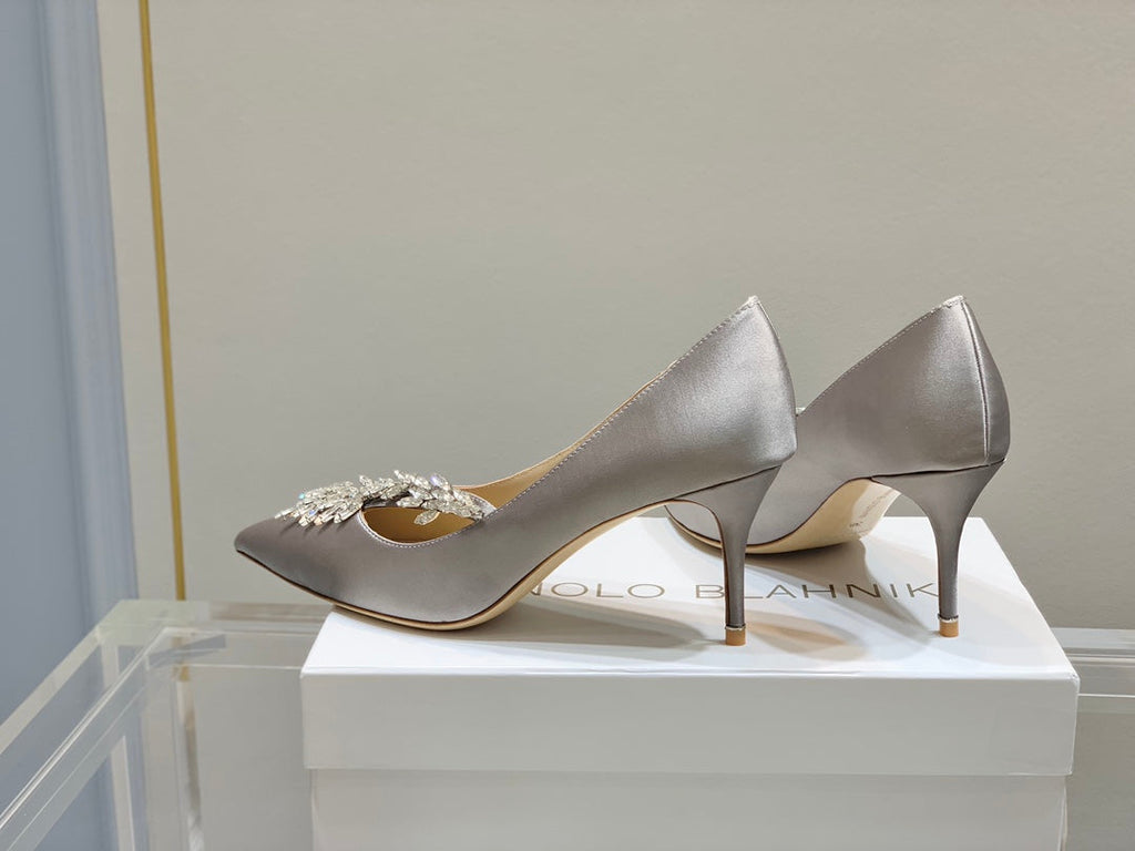 Manolo Wheat Ear Rhinestone High Heels Pumps Grey Silk Fabric 327447