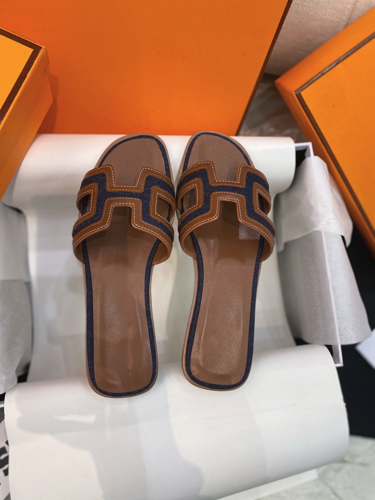 Oran Sandal Brown/Black Leather