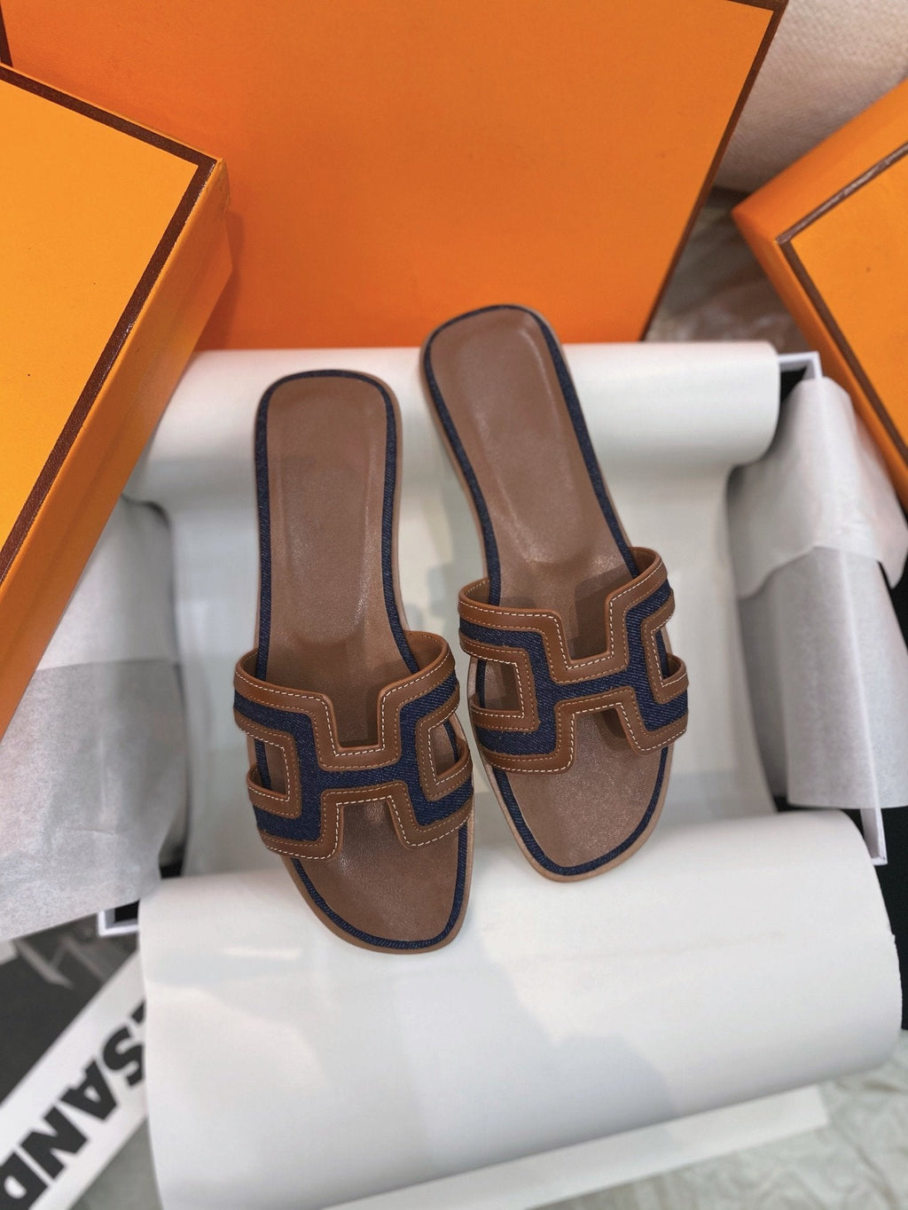 Oran Sandal Brown/Black Leather