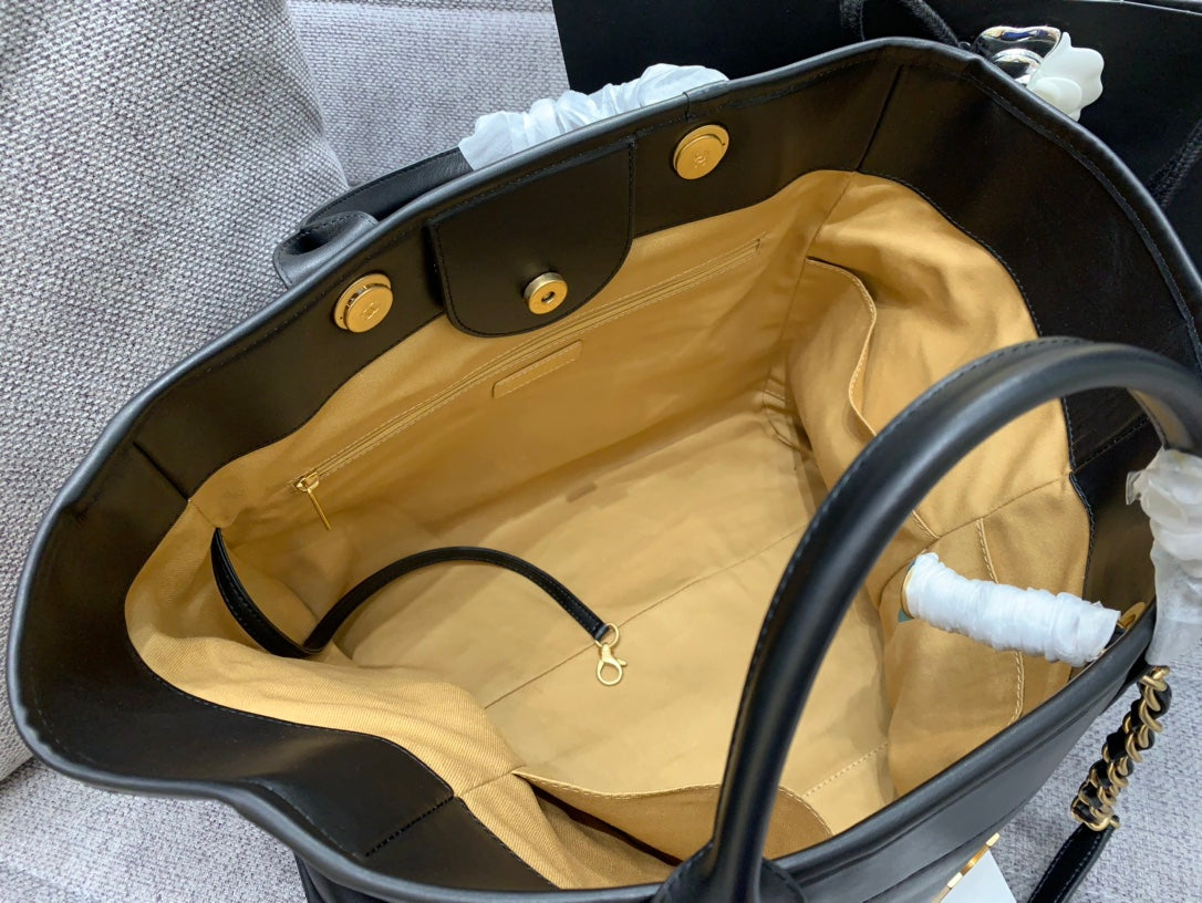 CC DEAUVILLE TOTE BAG 39CM BLACK CALFSKIN MULTICOLOR LOGO
