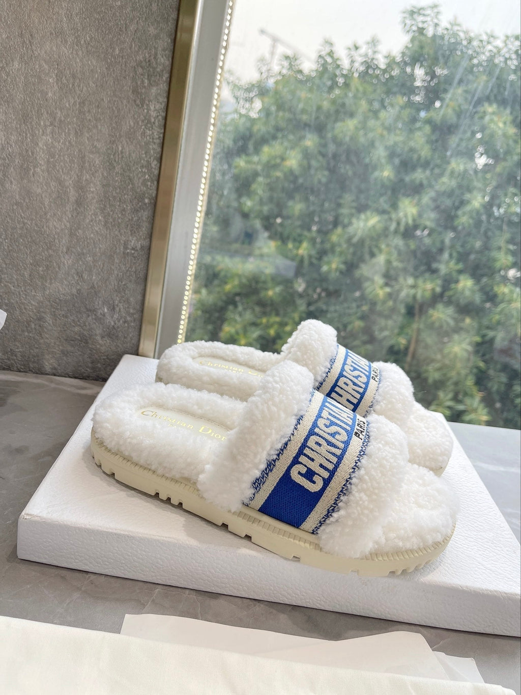 CD 25 Flat Slippers White Blue Wool 395569