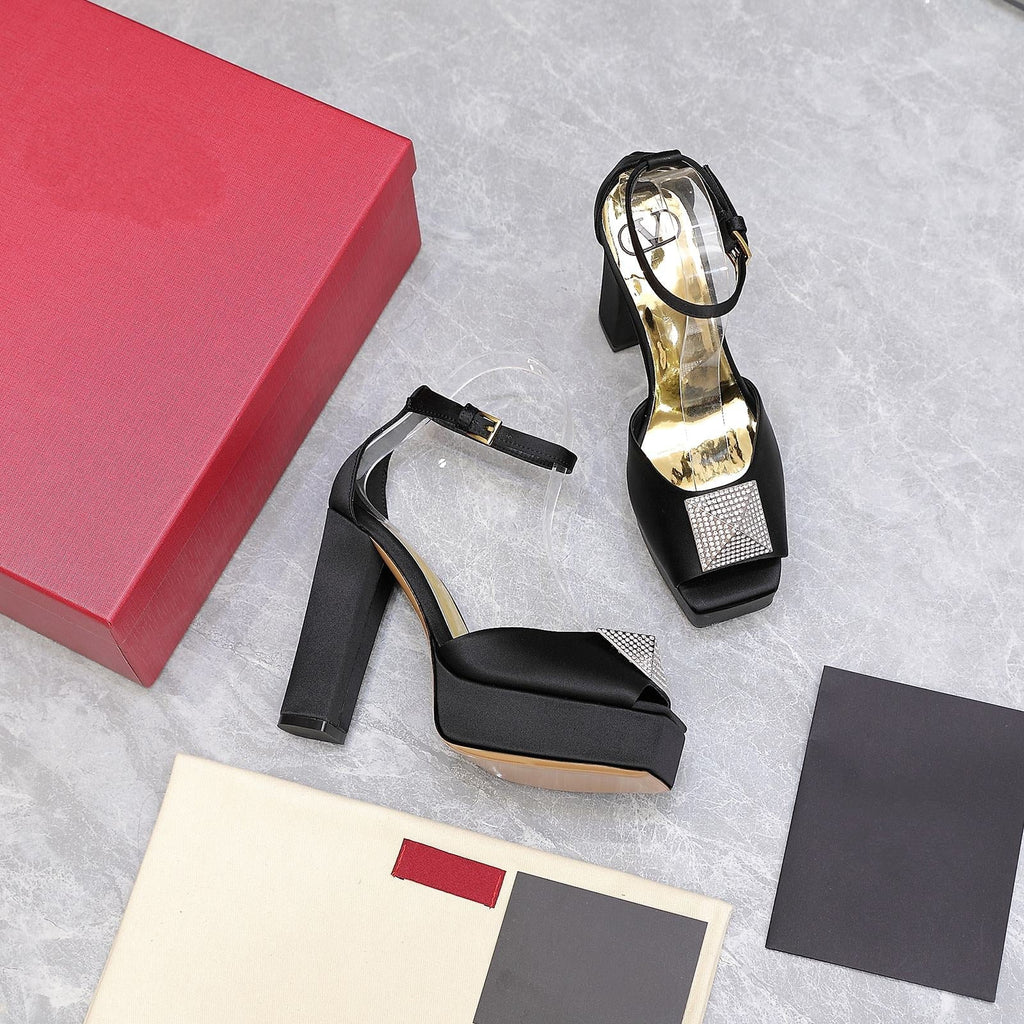 Open Toe Pump With One Stud Diamond Patent Black Leather 130MM