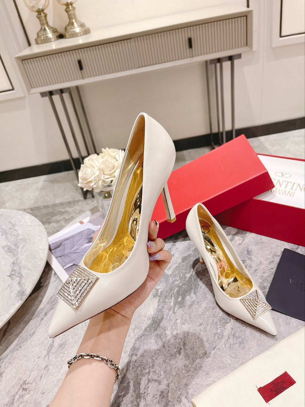 VT 25 Toe Pumps Diamond White Sheepskin