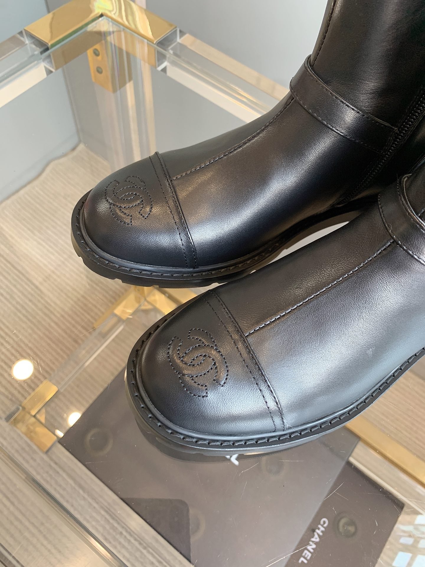 CC Front-Strap Ankle Boots 35mm Black Sheeepskin 464551