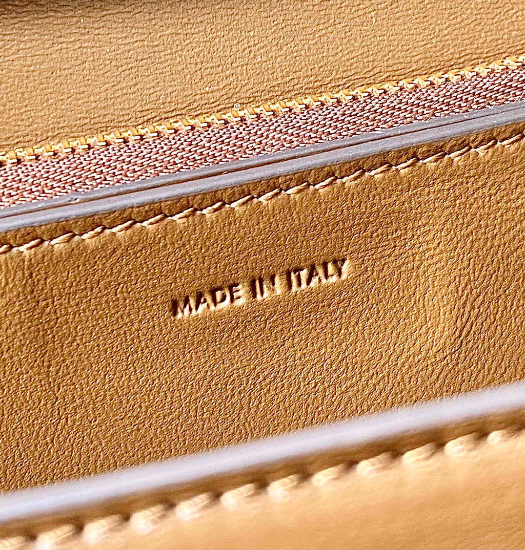 CELINE MEDIUM CLASSIQUE BAG 24CM GOLD CALFSKIN