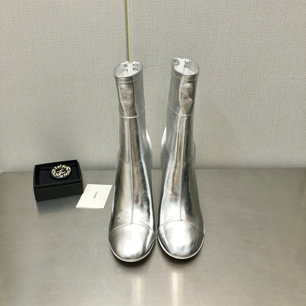 HIGH HEEL ANKLE BOOTS IN SILVER CALFSKIN