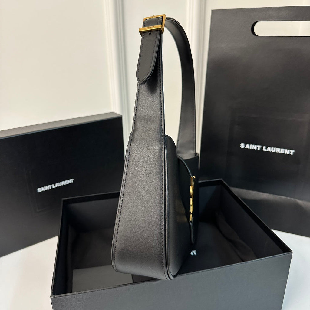 Le 5 a 7 24 Black Lambskin Ghw