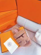 chypre sandal light pink lamb wool