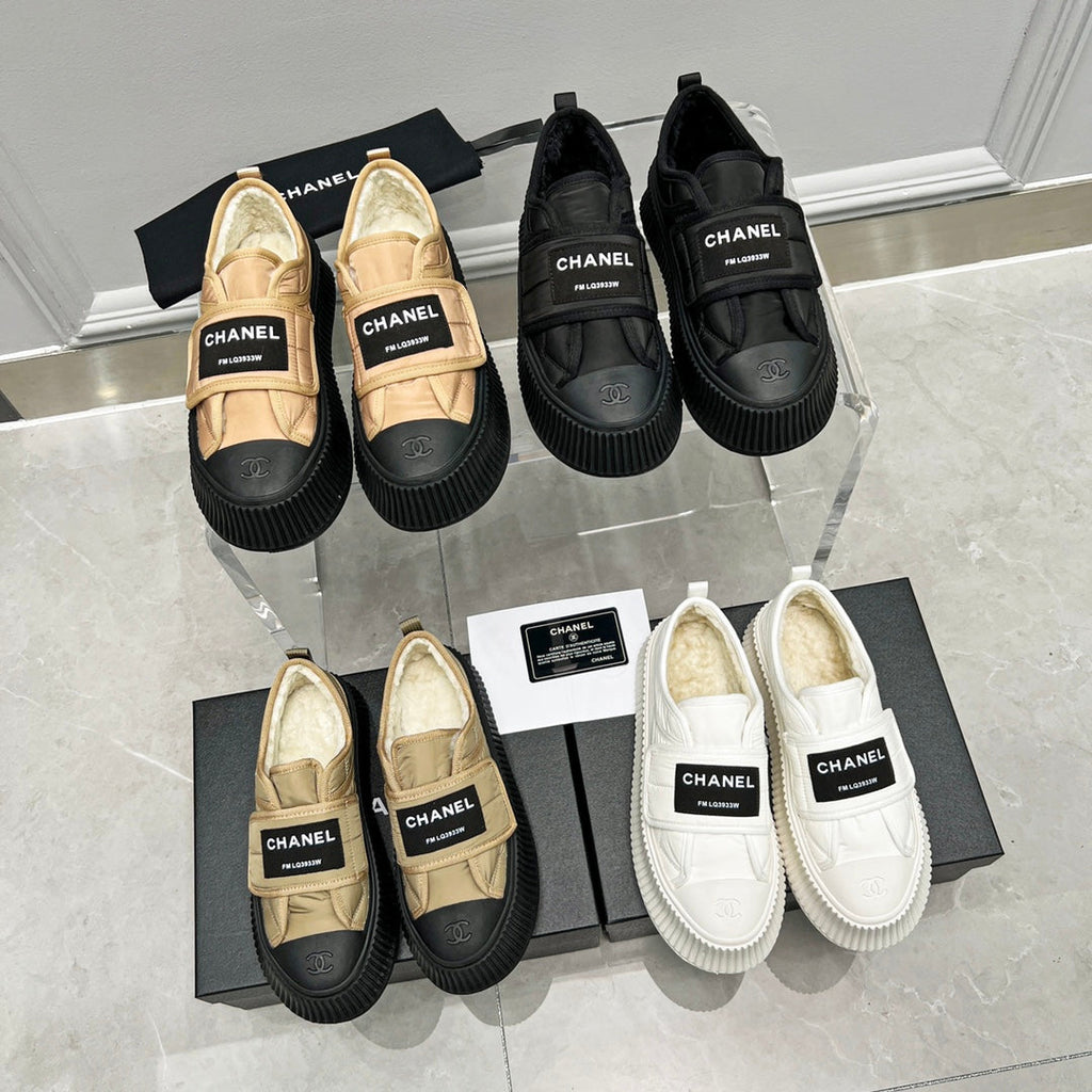 CC Low Sneaker Thick-Soled Black Rain Velvet Fabric