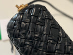KNOT 20 IN BLACK LAMBSKIN WITH CHAIN