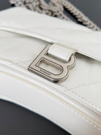 CRUSH CHAINED BAG 25 IN WHITE QUILTED CRUSHED CALFSKIN SILVER HARDWARE