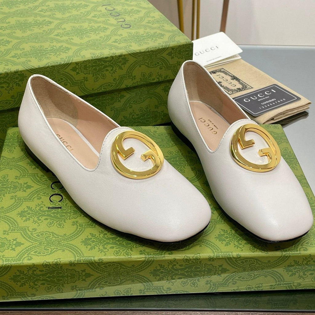 BLONDIE LOGO-PLAQUE LOAFERS IN WHITE CALFSKIN