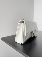 CRUSH CHAINED BAG 22 IN WHITE QUILTED CRUSHED CALFSKIN SILVER HARDWARE