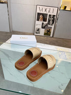 CHLOÉ WOODY MULE IN TUSCAN BEIGE LAMBSKIN WITH EMBROIDERED LOGO
