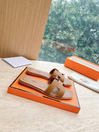 HM 25 Oran Sandal Gold Calfskin