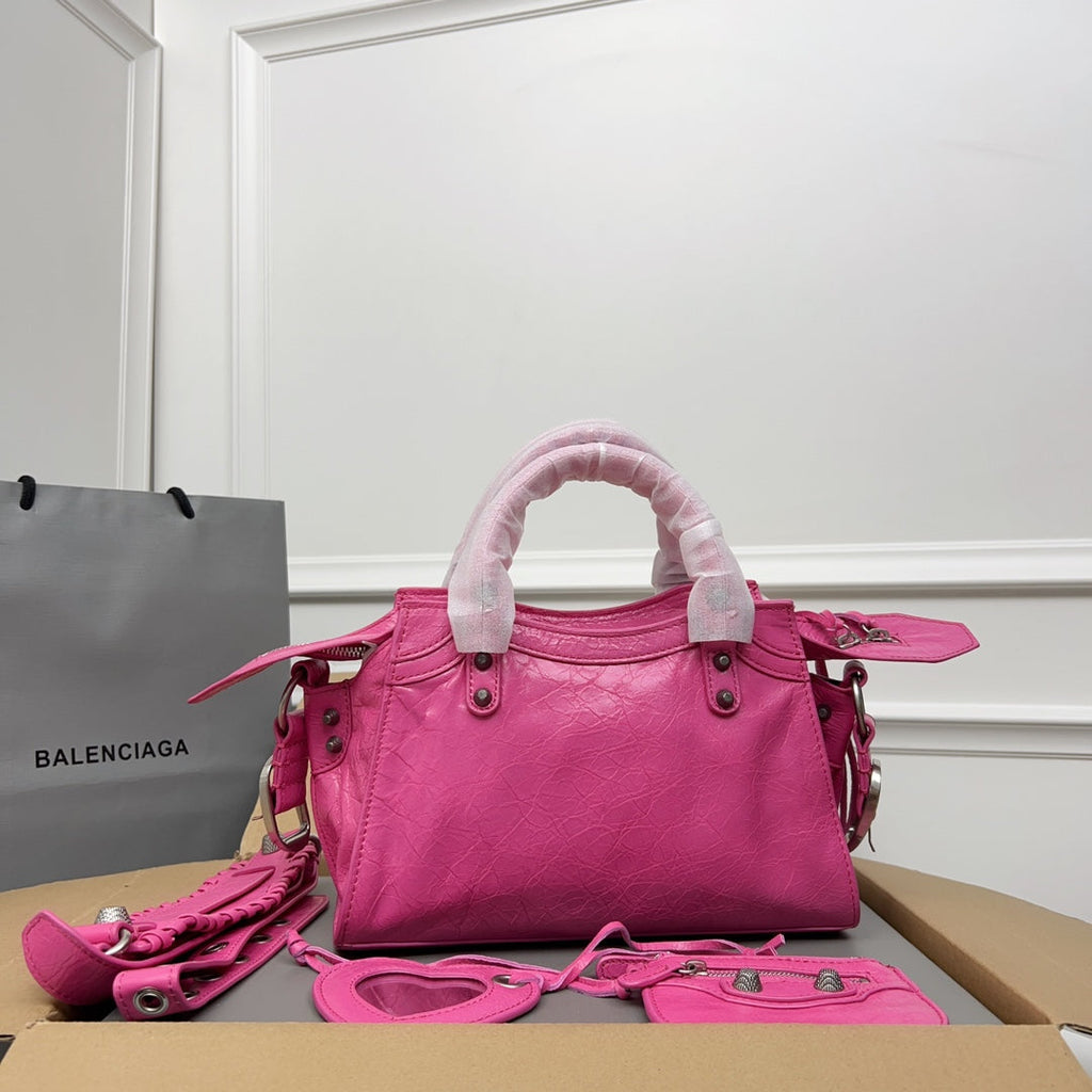 NEO CAGOLE 26 IN DEEP PINK LAMBSKIN