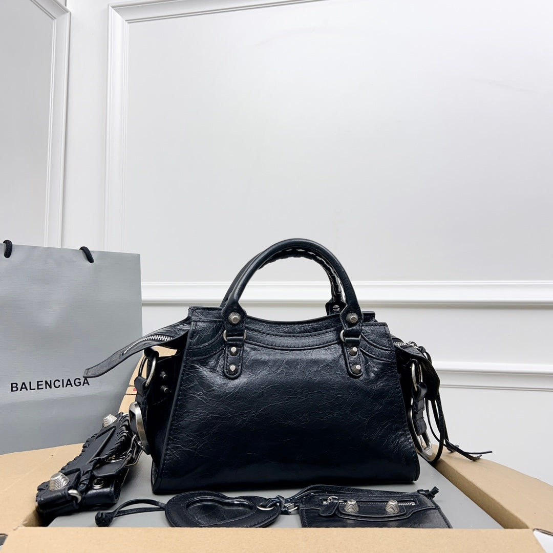 NEO CAGOLE 26 IN BLACK LAMBSKIN