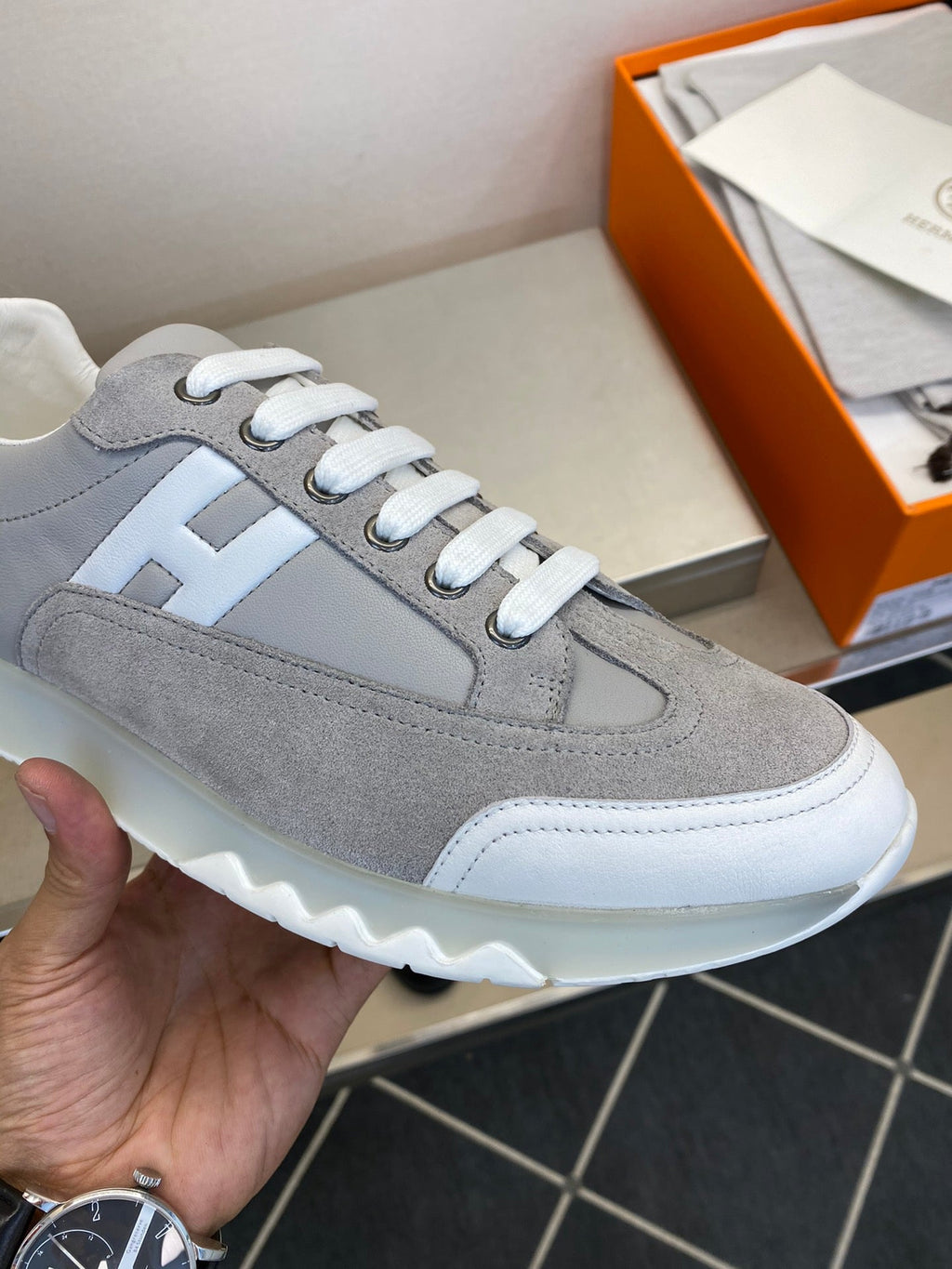 HM Men's Sneaker Grey Suede Calfskin 711357