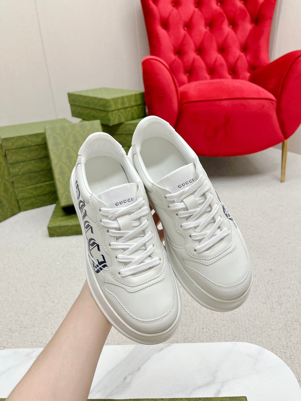 GG TRAINER WHITE CALFSKIN
