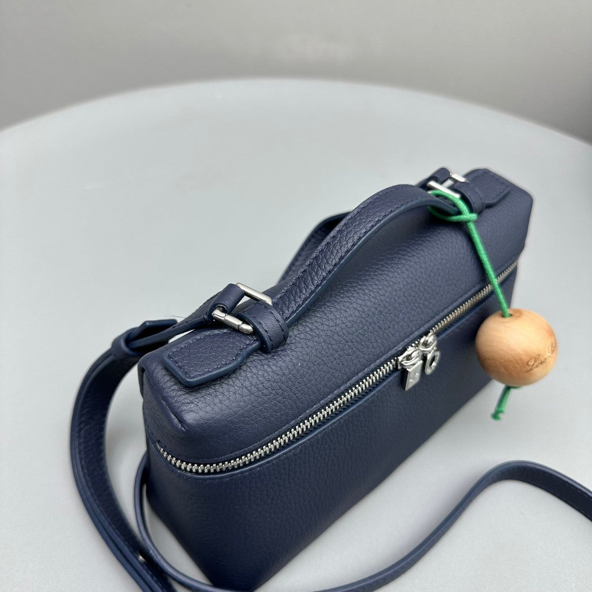 Extra Pocket L19 Navy Cowhide Shw