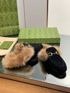 HORSEBIT MULE IN BLACK SUEDE AND LAMB WOOL LINING