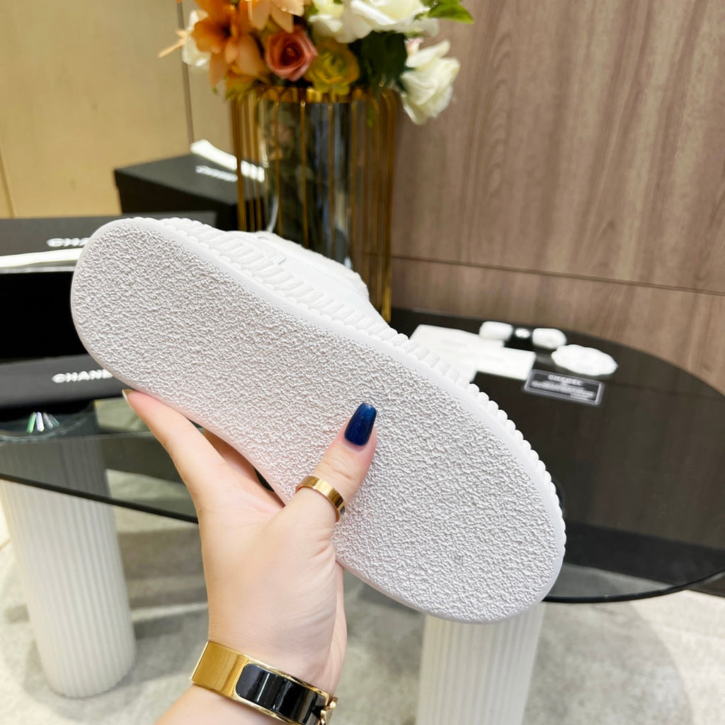 CC Sneaker White Cowhide With Fleece Lining 944563