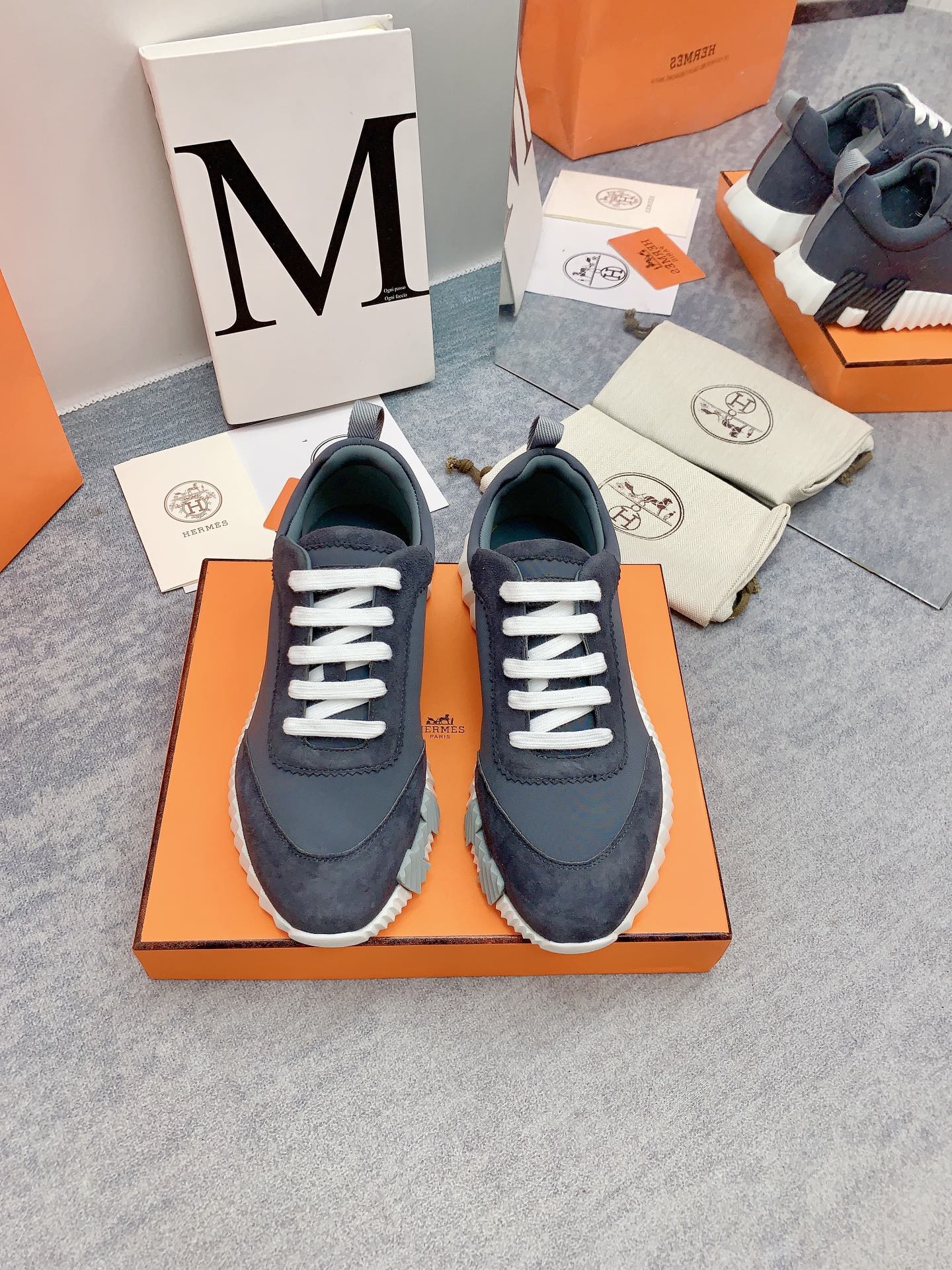 HM Bouncing Sneaker In Grey Lambskin 106433