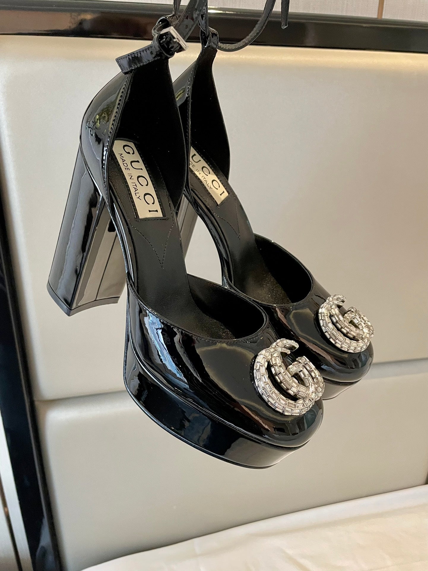 platform pump 12cm with double g black patent leather